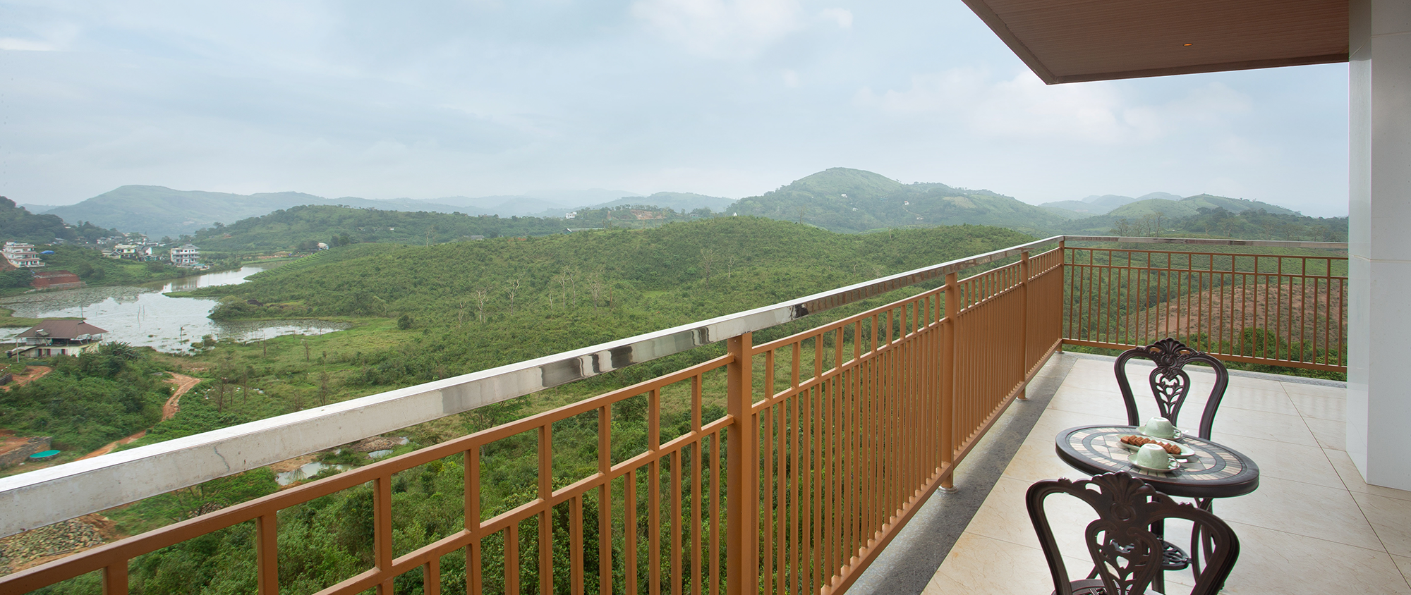 Le Crown Hotel, Four-star Business Class Hotel Vagamon