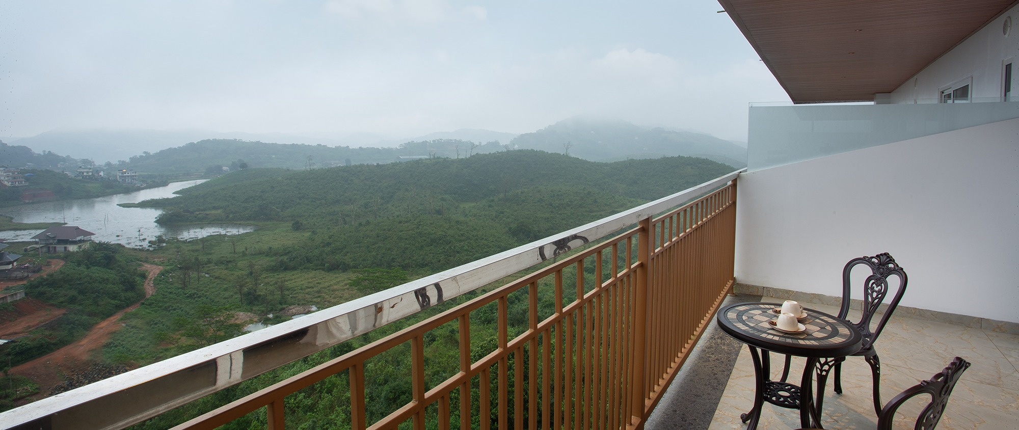 Le Crown Hotel, Four-star Business Class Hotel Vagamon